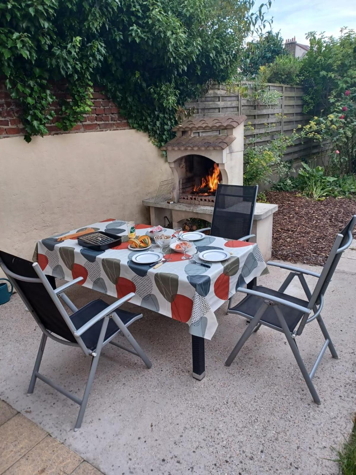 Nice House, Garden And Bbq 3Km From The Beach / Jolie Maison, Jardin Et Bbq A 3 Km De La Plage Coudekerque-Branche Kültér fotó